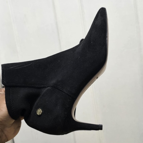 Louise et Cie Vimmy Black Suede Sock Pointed toe Kitten Heels Size 6M✌️ - Picture 7 of 10